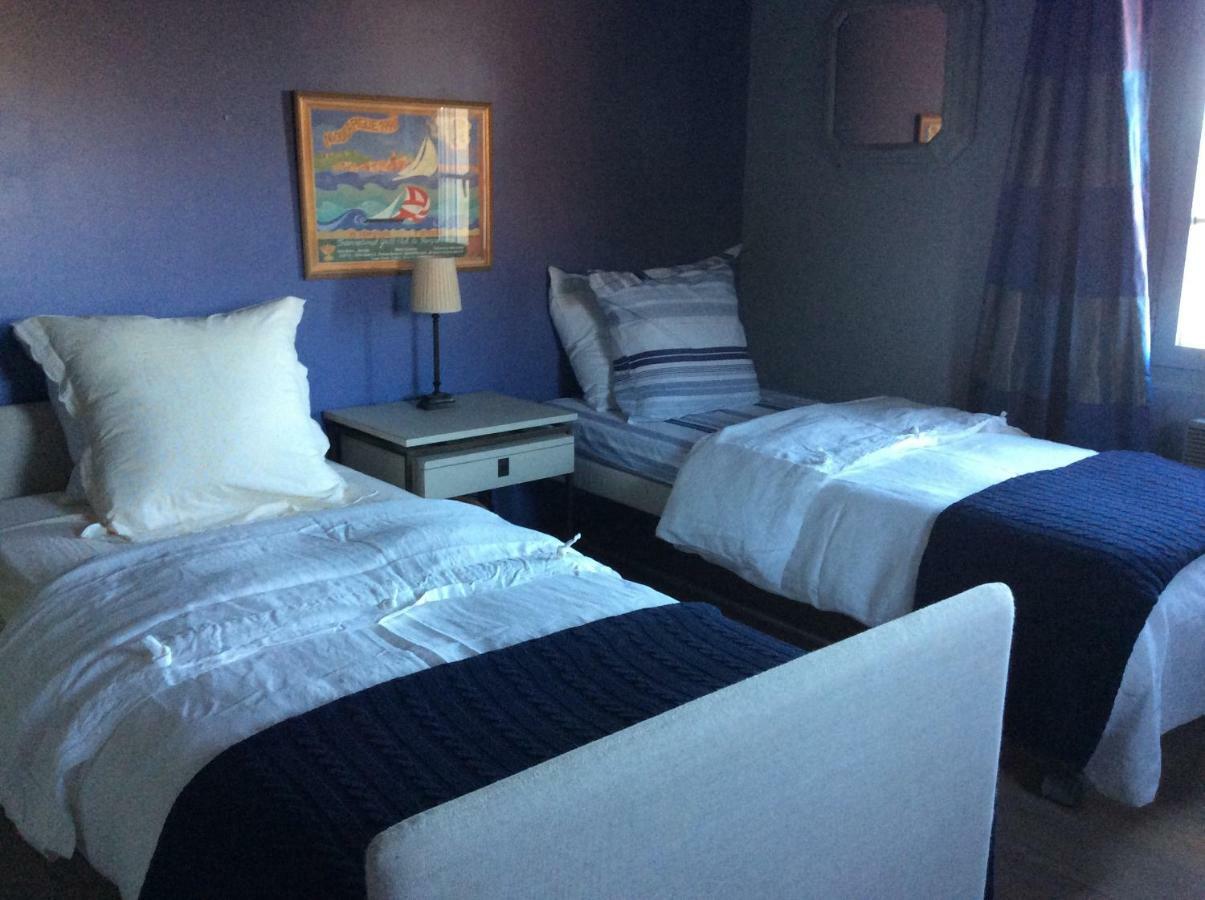 Le Mas Amore Bed & Breakfast Gassin Exterior photo