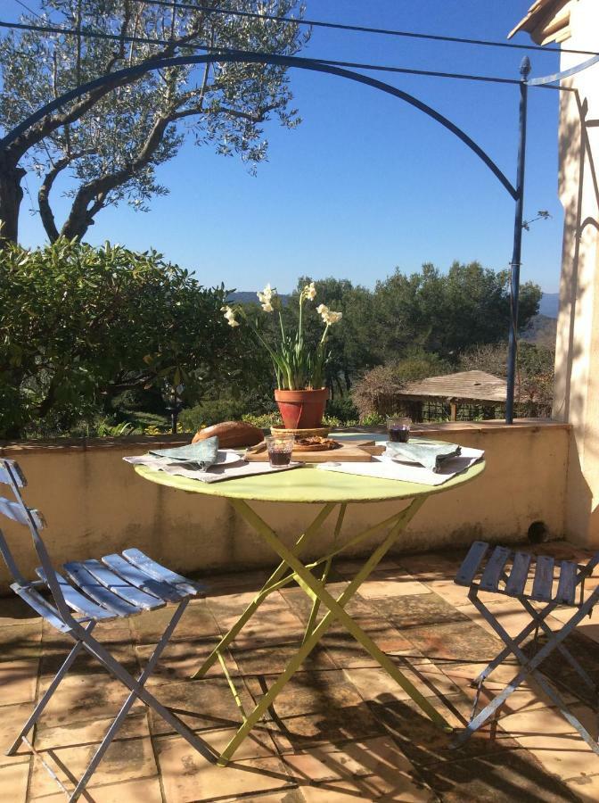 Le Mas Amore Bed & Breakfast Gassin Exterior photo
