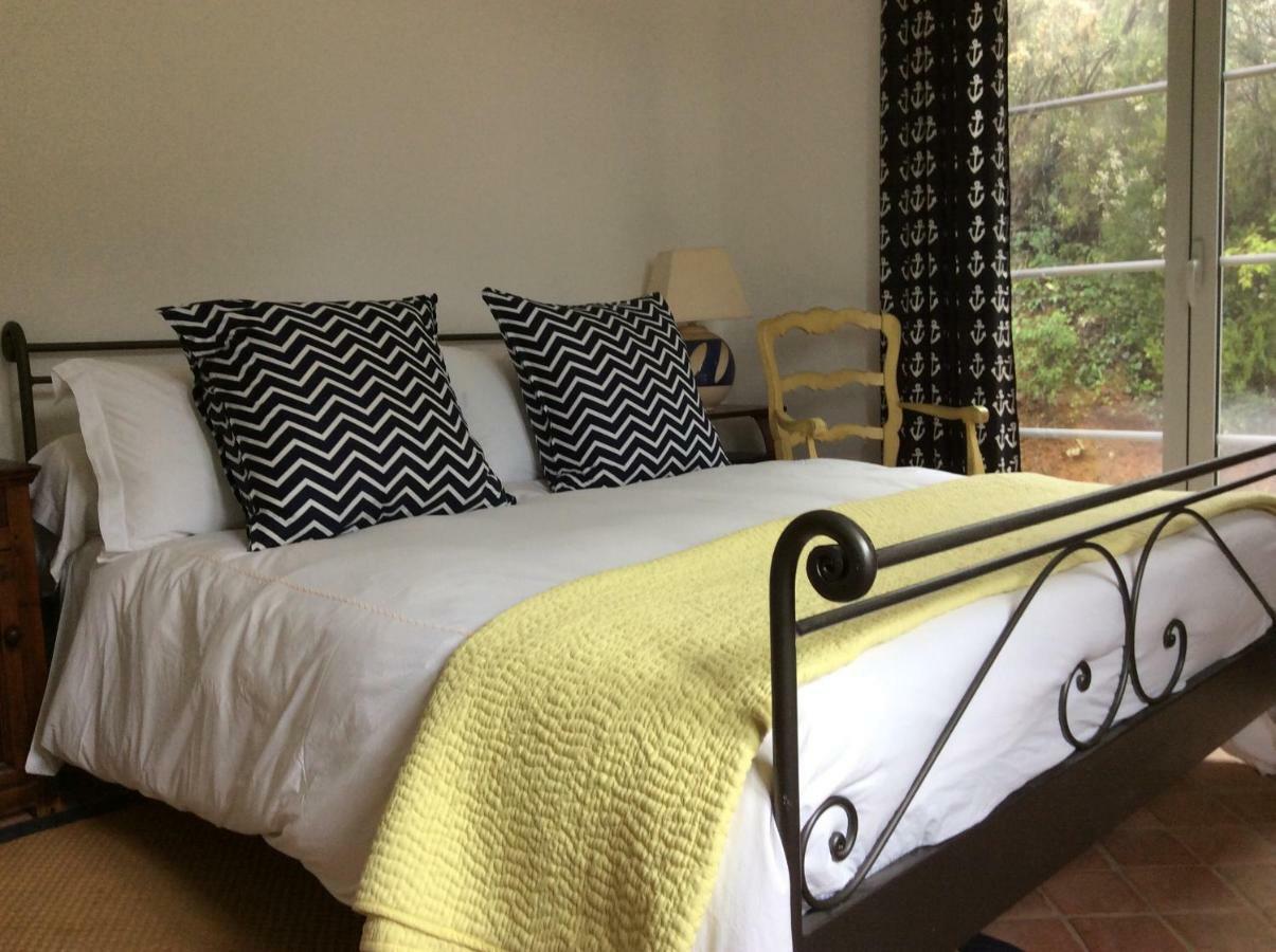 Le Mas Amore Bed & Breakfast Gassin Exterior photo